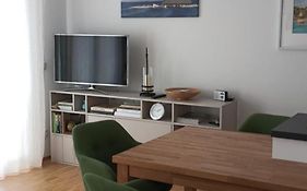 Wunderschöne Ferienwohnung direkt an der Elbe, Alt-und Neustadtnähe